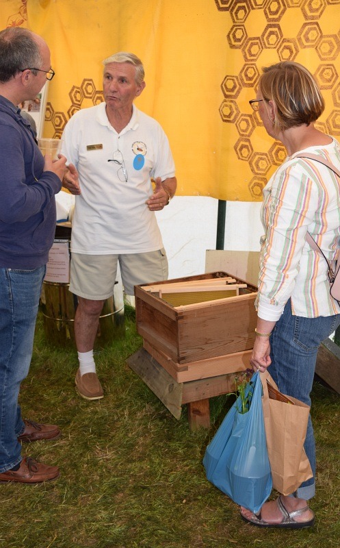 Dennis explains some details of the hive.