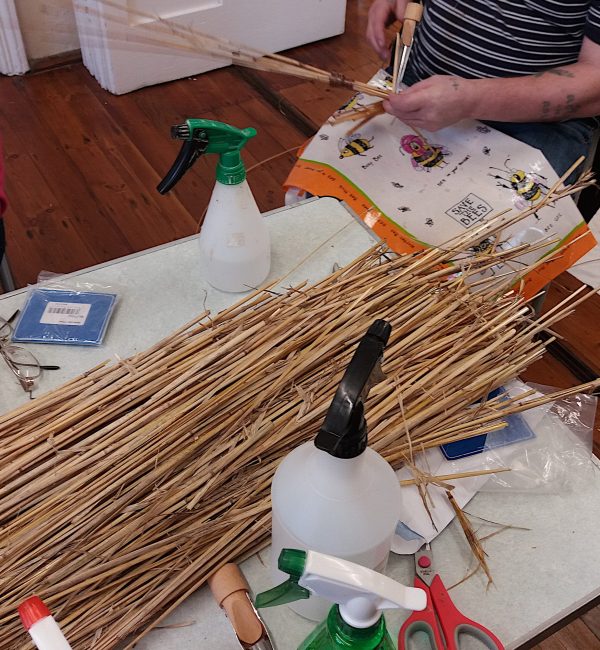 Straw on its way to skep